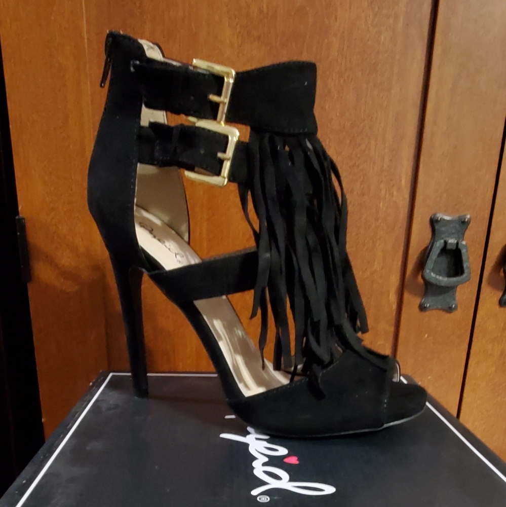 Black fringe high heels